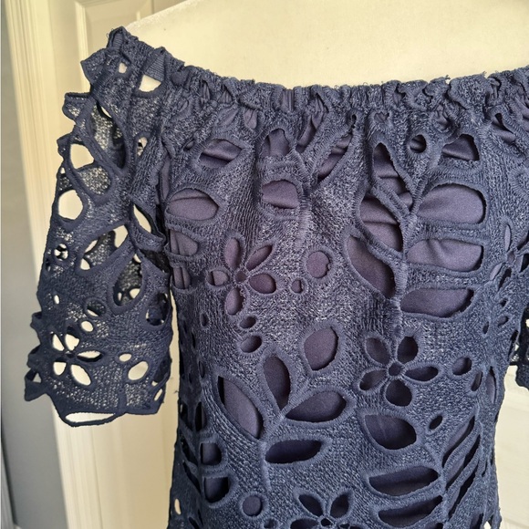 Lace overlay women’s navy blue dress Size large - Picture 7 of 7